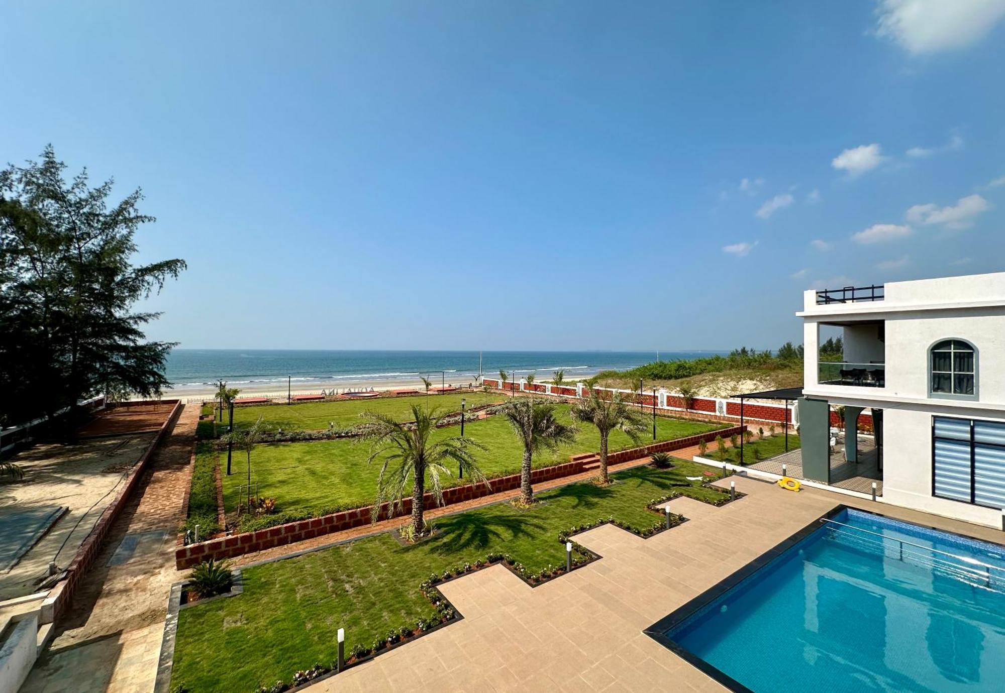 Aqualina Hotel Bhogwe Exterior photo